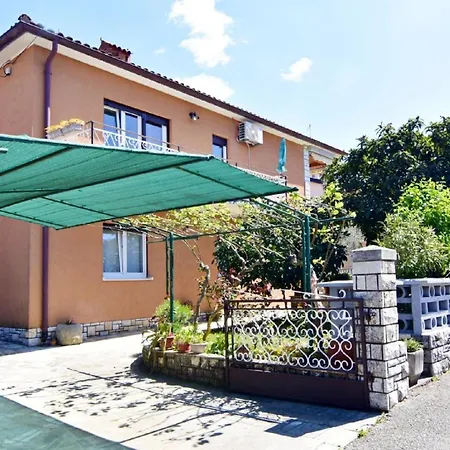In Mit Kleiner Terrasse Umag