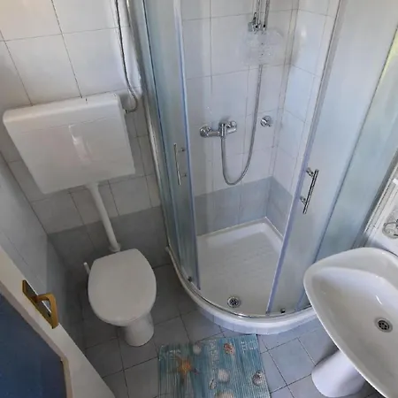 Apartment In Mit Kleiner Terrasse Umag