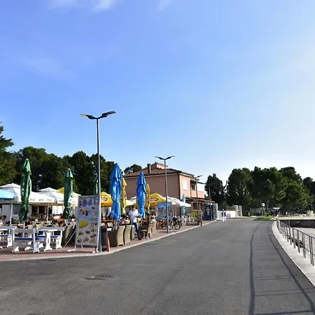Daire In Mit Kleiner Terrasse Umag