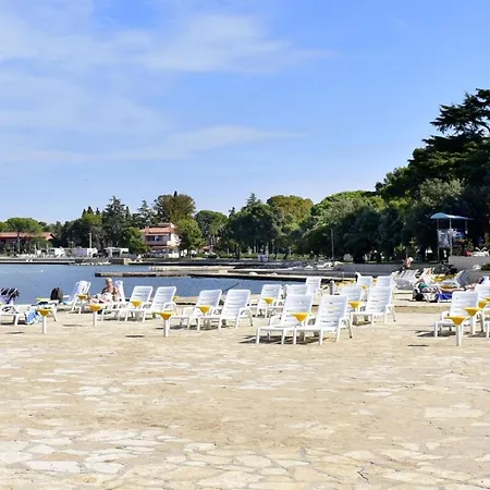 In Mit Kleiner Terrasse Umag